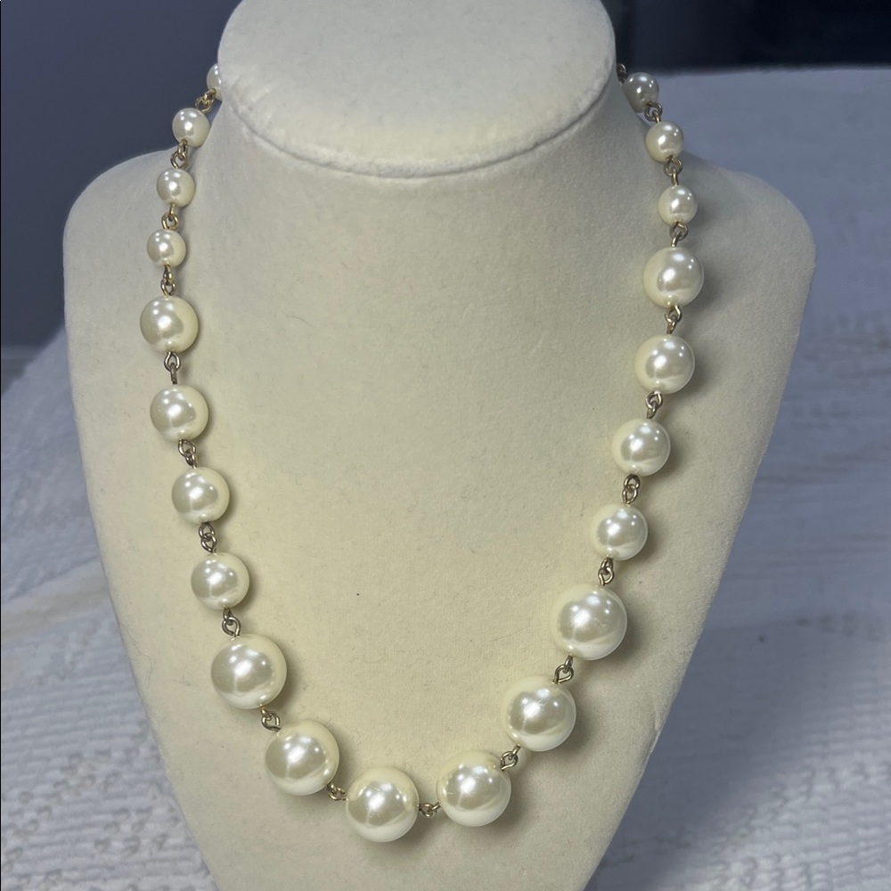 J. Crew Classic White/Gold Tone Fauk Pearl Necklace